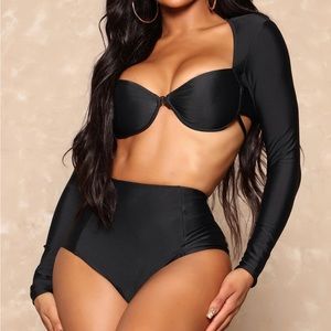 New With Tags Fashion Nova Long Sleeve Crop Top and Highwaisted Bottom Swim Set